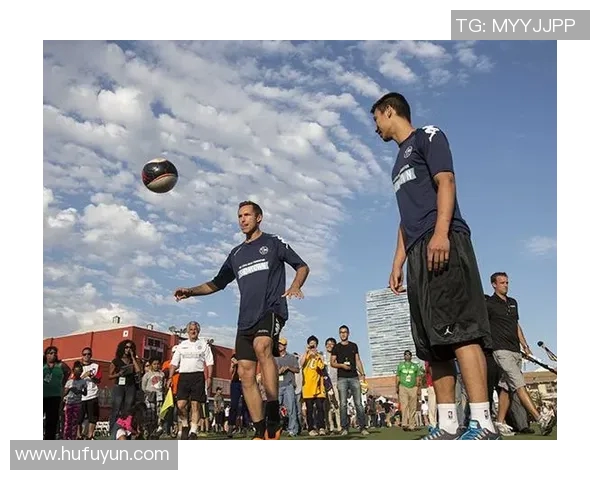 纳什与足球明星的跨界合作揭示运动员的多元魅力与职业生涯的无限可能 纳什与足球明星的跨界合作揭示运动员的多元魅力与职业生涯的无限可能